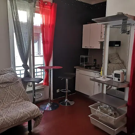 De La Gare Apartment